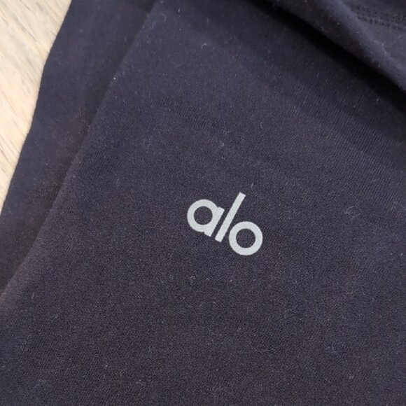 ALO Yoga Black Leggings Size Small - Picture 2 of 8